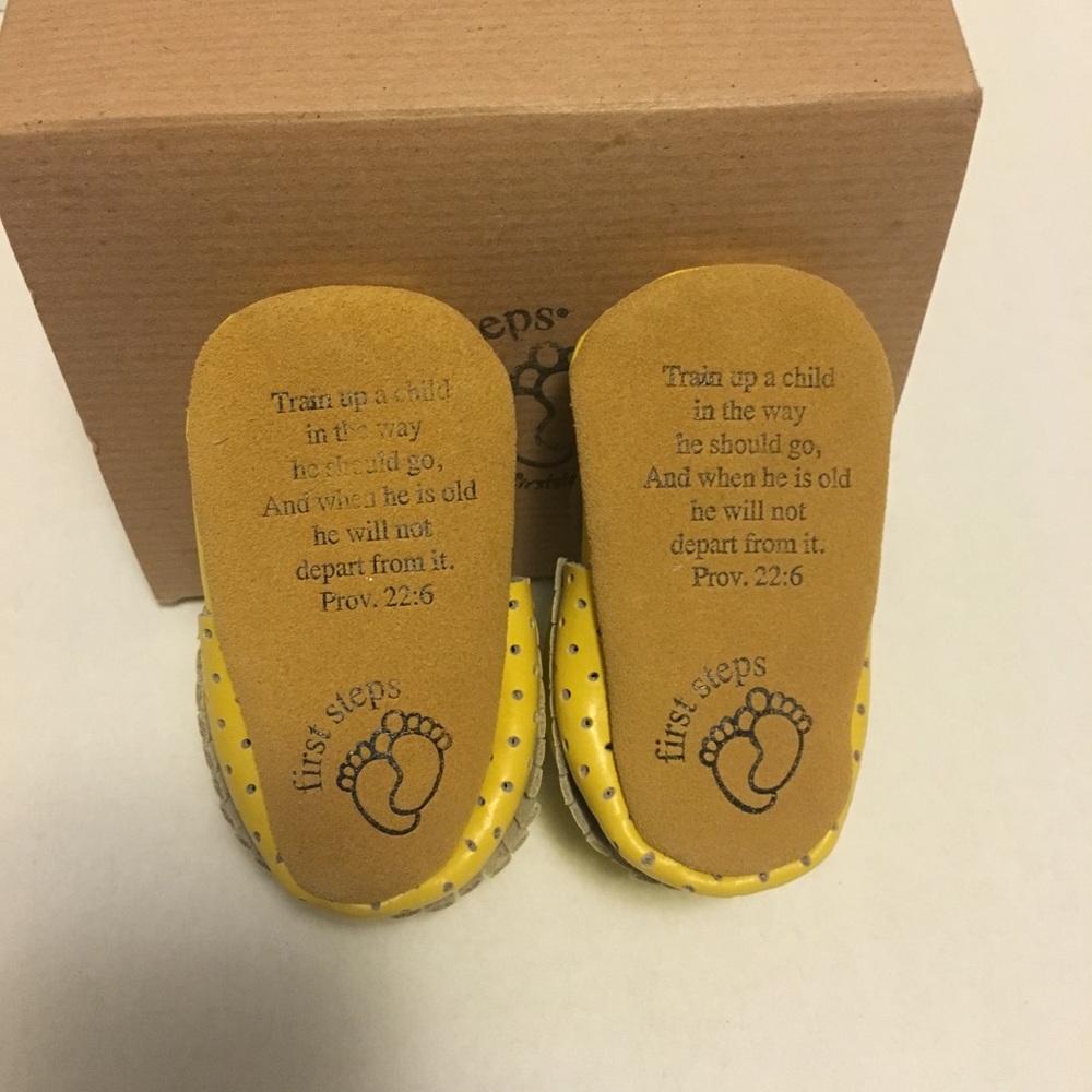 Baby message Moccasins NWOT - Picture 5 of 5